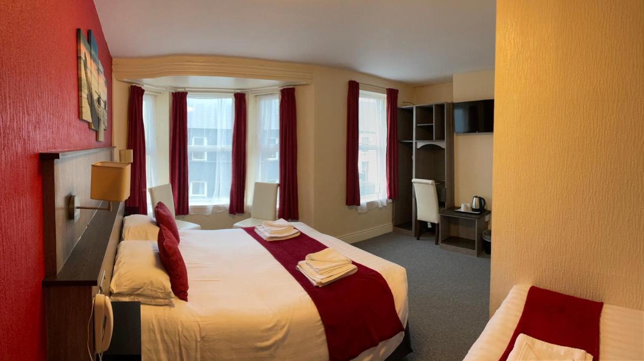 The Port Hotel Портръш Екстериор снимка