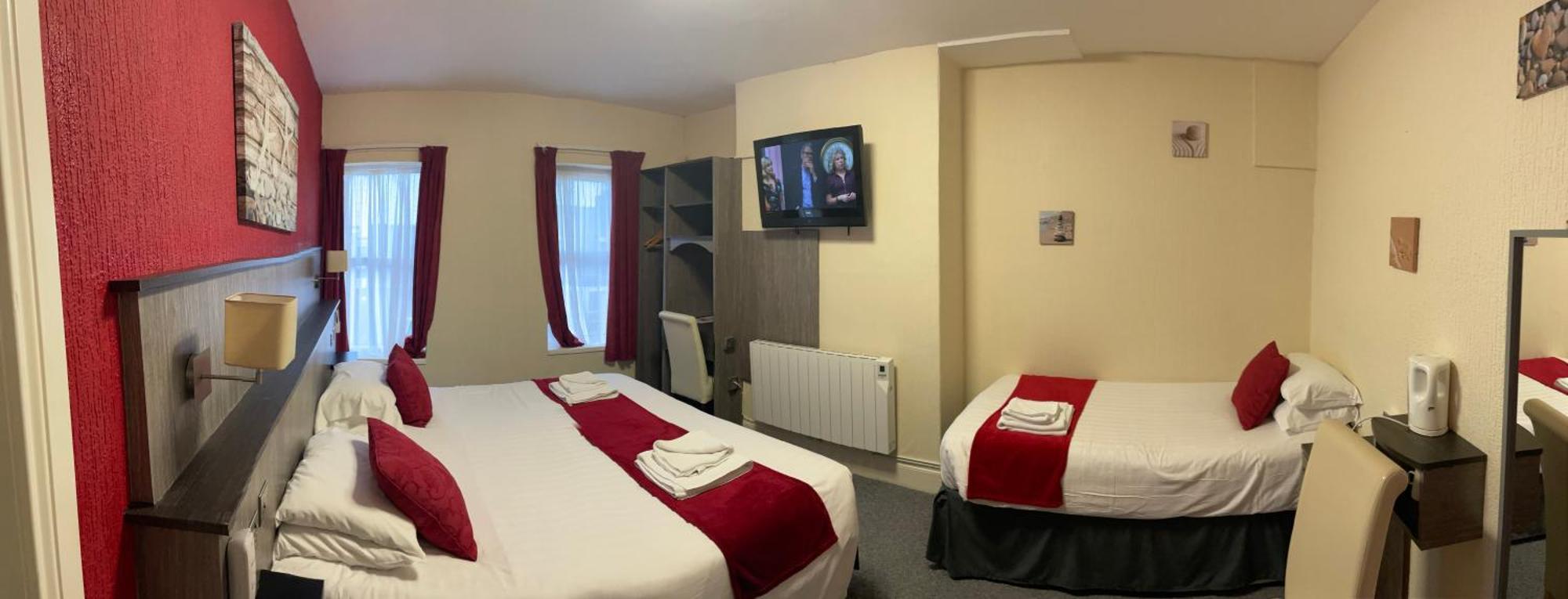The Port Hotel Портръш Екстериор снимка